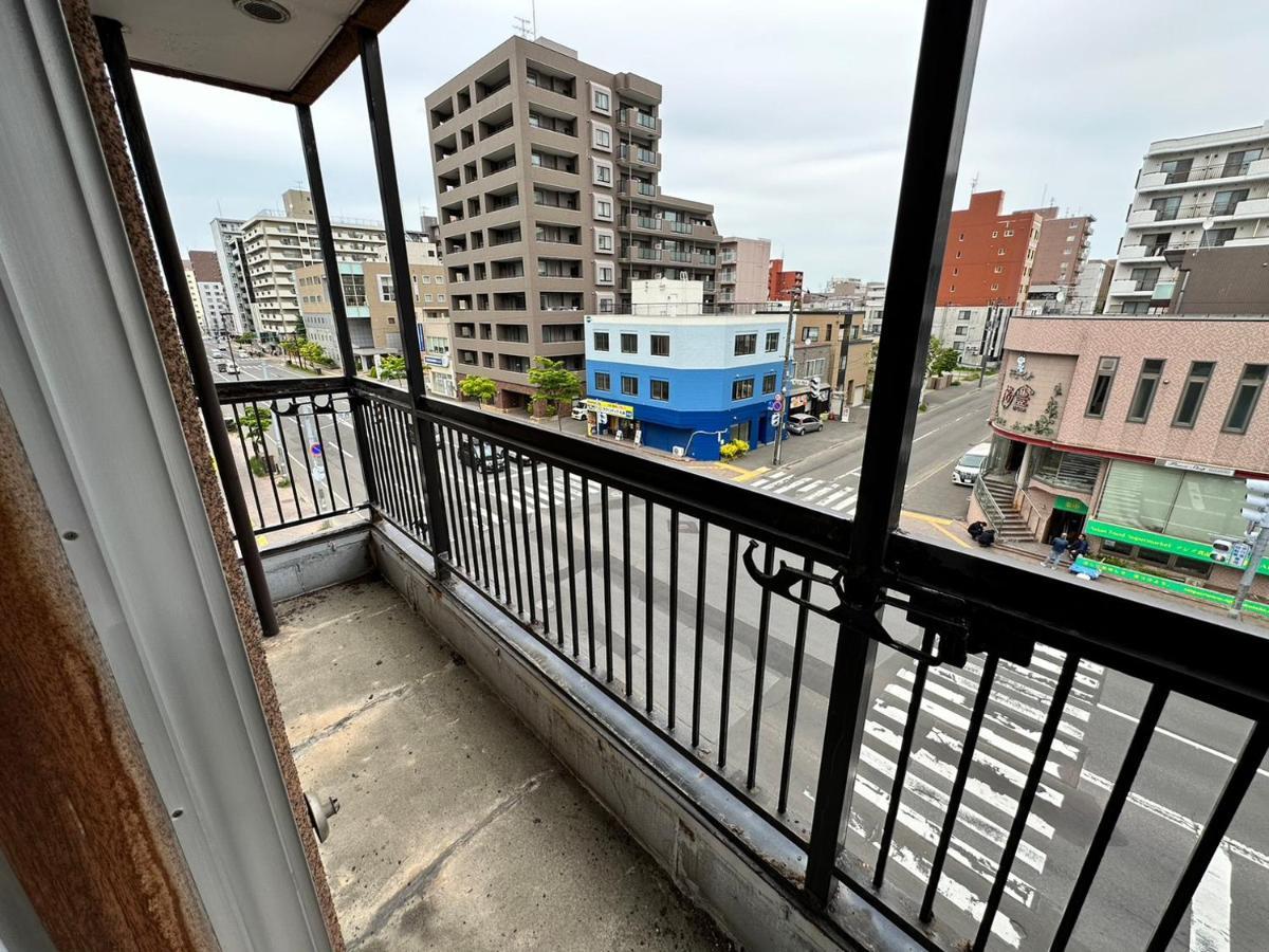 Hokusei Bldg 41 ほくせいビル 41号室 Apartment Sapporo Bagian luar foto